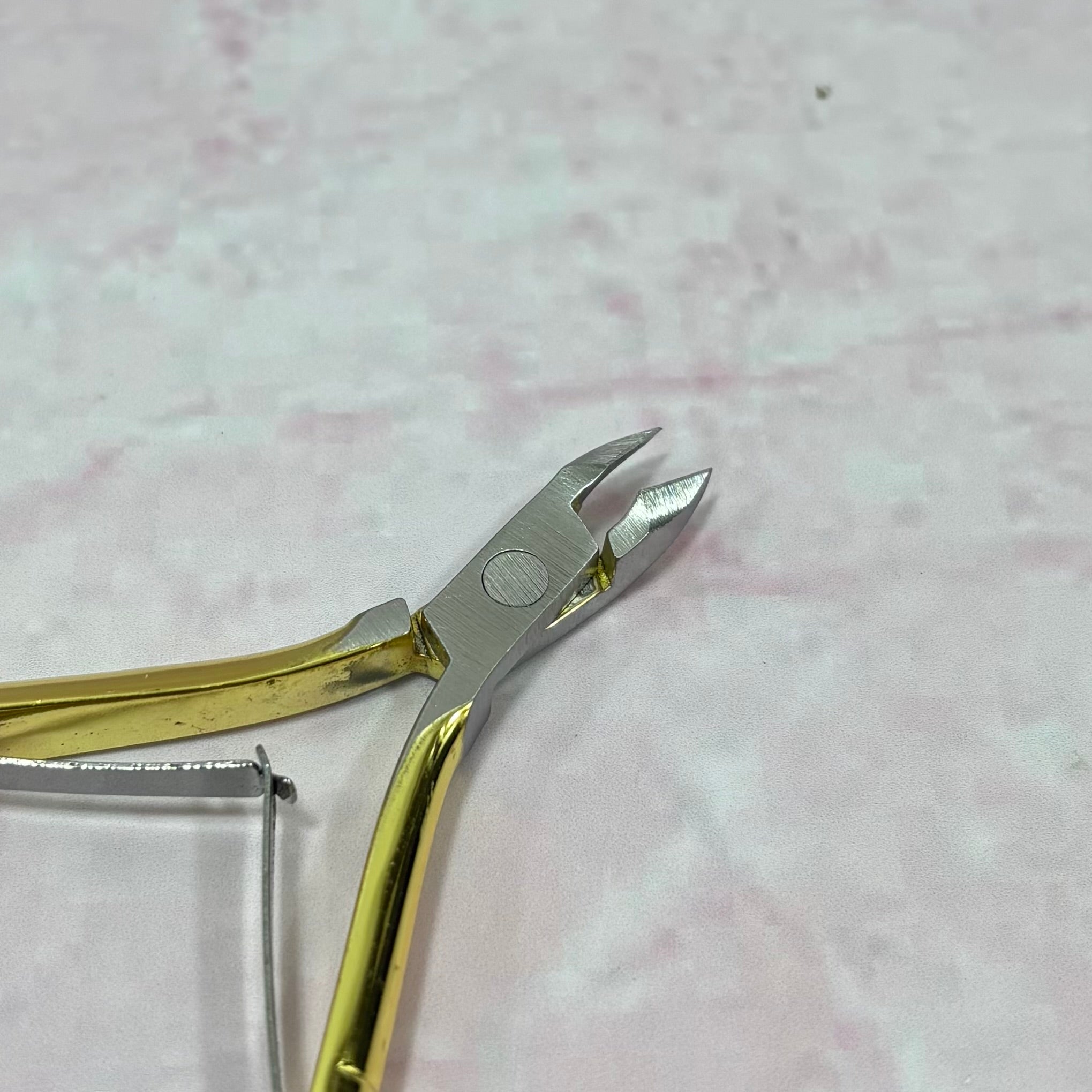 CORTACUTICULA SOLINGER METÁLICO DORADO